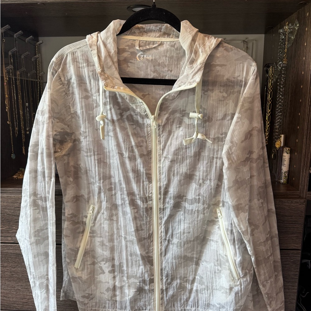 ZYIA White Utility Jacket Lightweight Versatile Design